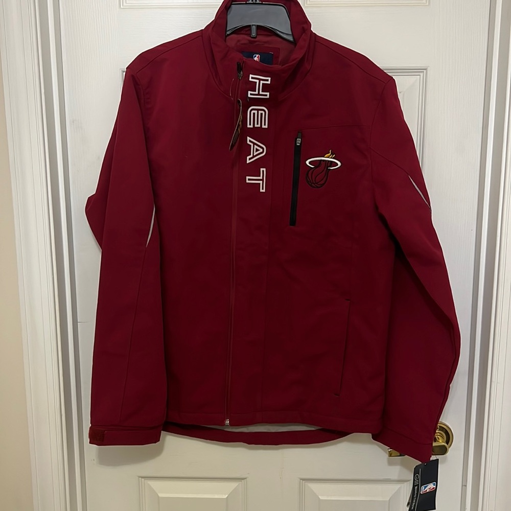 Miami Heat NWT zip up jacket in size Medium